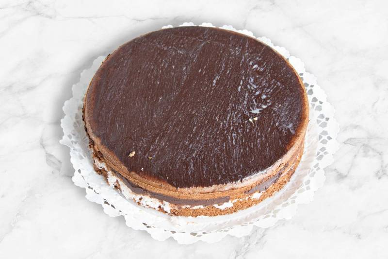 Paleo Kókuszos csoki torta 12 szeletes egész torta. Klasszikus finomság - Torta házhozszállítás Rendeljsutit.hu